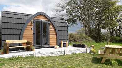 Exterior 4 Hornbeam - Luxury Glamping Pod, Laneast Cornwall