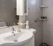 In-room Bathroom 4 Parian Charming 3bedroom Home