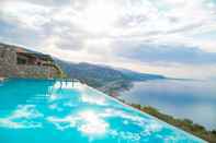 Swimming Pool Le Grand Bleu Resort