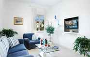 Ruang untuk Umum 4 El Royale Suites Sorrento - Blu