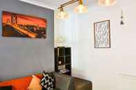 Ruang Umum Captivating 3-bed House in Swansea Town Center