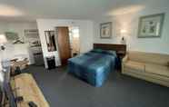Bedroom 5 Bel Air Motel