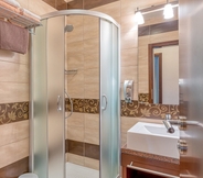 In-room Bathroom 7 Pool Villa Silva Marija - App 102