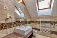 In-room Bathroom Pool Villa Silva Marija - App 206