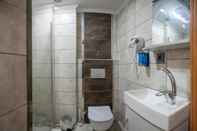 In-room Bathroom Taxim Sunpera Suites