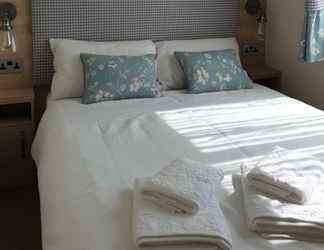 Bedroom 2 The Sea Breeze - Captivating Caravan in Camber