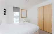 Phòng ngủ 6 Bright & Airy 1 Bedroom Apartment in Trendy Peckham