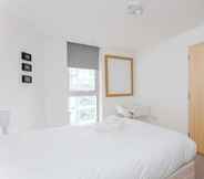 Kamar Tidur 6 Bright & Airy 1 Bedroom Apartment in Trendy Peckham