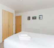 Kamar Tidur 2 Bright & Airy 1 Bedroom Apartment in Trendy Peckham