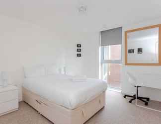 Kamar Tidur 2 Bright & Airy 1 Bedroom Apartment in Trendy Peckham