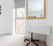 Kamar Tidur 4 Bright & Airy 1 Bedroom Apartment in Trendy Peckham