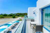 Swimming Pool Narciso Luxury Suites