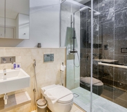 In-room Bathroom 4 Maison Privee - The 8 Palm