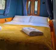 ห้องนอน 3 Narrowboat With Hot Tub, Sauna, Massages, Cruising