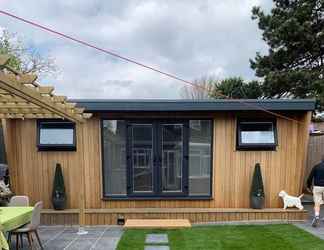 Exterior 2 Lodge , air con , Free Parking , Mini bar