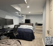 Bedroom 5 Downtown Suite - Close to Topgolf, Horseshoe Casino, UM Baltimore