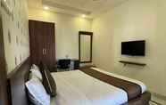 Kamar Tidur 6 Hotel Royal Embassy