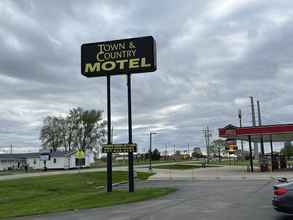 ภายนอกอาคาร 4 Town & Country Motel