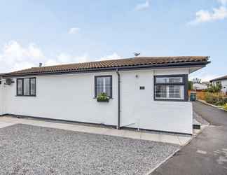 Exterior 2 Stunning Cottage With hot Tub, North Wales Coast