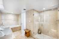 Toilet Kamar 1 Homes South Beach - Private luxury condos- Ocean Front