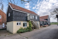 Exterior The Hayloft Boundary Farm Air Manage Suffolk