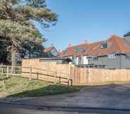 Exterior 6 Bo Peep, Shepherds Hut, Thorpeness,