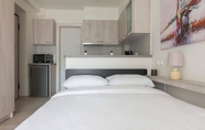 Kamar Tidur 2 Modern Athens Studio by Cloudkeys