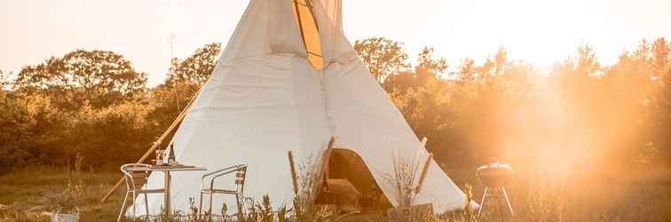 Exterior Oastbrook Glamping