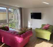 Common Space 5 Large Garden 2 Bed Apartment With Private Parking in Bath City