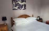 Kamar Tidur 3 The Modbury Inn