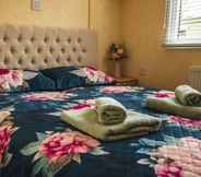 Bedroom 5 2 Bedroom Caravan in Lochlands Leisure Park