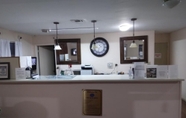 Lobi 3 Great Western Inn & Suites - Saginaw