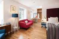 Common Space Mill House - self catering sleeps 10