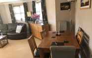 ห้องนอน 6 Captivating Apartment in Copthorne, Near Gatwick