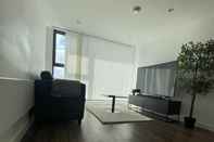 Lobby Luxury 2-bed Apartment in Manchester With Parking