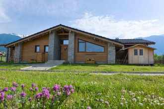 Bangunan 4 Luxurious Chalet near Pirin Golf Resort