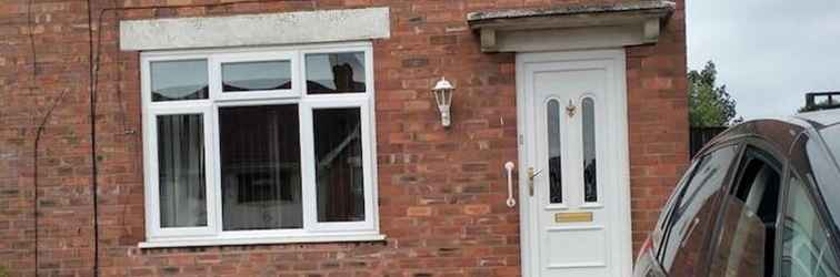 Exterior Spacious 3bed House in Walsall With Parking Onsite