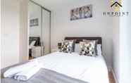 Bedroom 3 Impeccable 2-bed Apartment in Reading