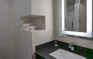 Toilet Kamar 5 Crystal Inn Jacinto City