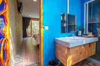 In-room Bathroom Private Villa Garden by La San