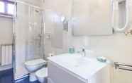 In-room Bathroom 3 Il Borgo Apartments B6 - Sv-d600-bove3l1b