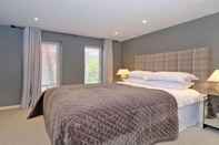 Bedroom Executive three Bedroom Apartment in Aberdeens West End