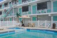 Swimming Pool Island Breeze Motel