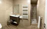 ห้องน้ำภายในห้อง 3 Apartamentos Torreones de Cartes