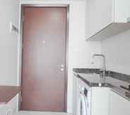 ห้องนอน 3 Warm And Comfort Studio Room At Green Sedayu Apartment