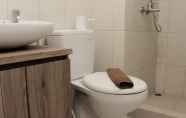 Toilet Kamar 4 Modern 2Br At Springlake Summarecon Bekasi Apartment