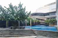 Swimming Pool Serene Exclusive Modern Studio Apartment At Grand Sungkono Lagoon