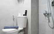 Toilet Kamar 7 Compact And Stylish Studio Apartment At Taman Melati Surabaya