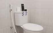 Toilet Kamar 5 Warm And Cozy Stay Studio At Vasanta Innopark Apartment