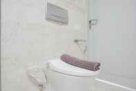Toilet Kamar Stunning And Comfy 1Br At Ciputra World 2 Apartment